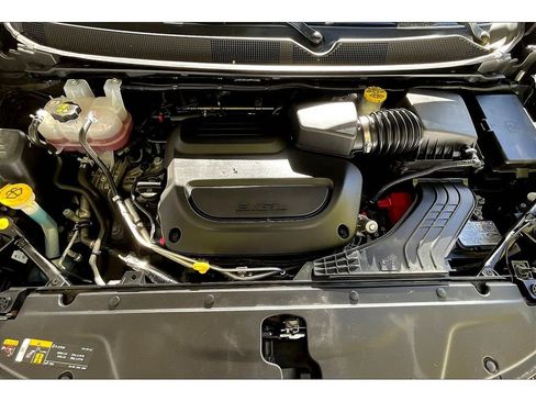 Used 2024 Chrysler Pacifica Pinnacle image 11