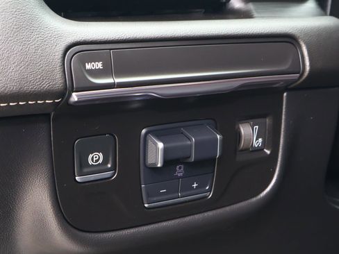 Used 2024 Cadillac Escalade Sport RWD image 32