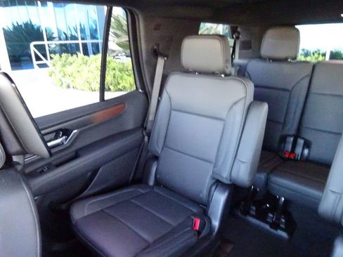 Used 2026 GMC Yukon Denali w/ Denali Reserve Package image 17