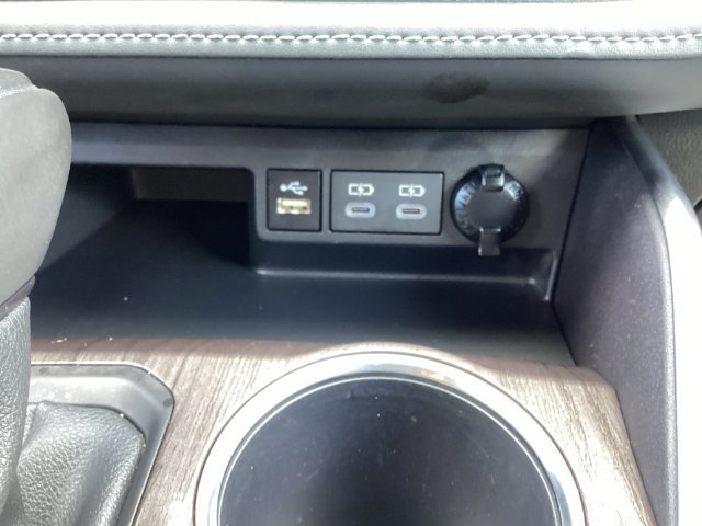 Used 2024 Toyota Highlander Limited AWD/4WD image 23