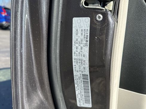 Used 2018 Chrysler Pacifica Touring-L image 47