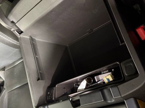 Used 2014 GMC Sierra 1500 SLT w/ SLT Crew Cab Value Package image 41