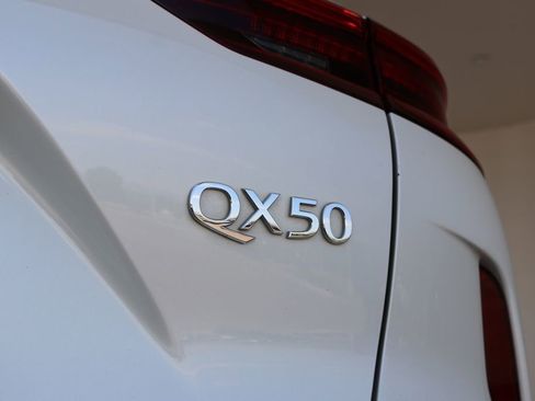 Certified 2020 INFINITI QX50 Luxe w/ Navigation Package image 27