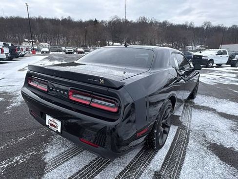 Used 2021 Dodge Challenger R/T Scat Pack w/ Scat Pack Stripe image 5