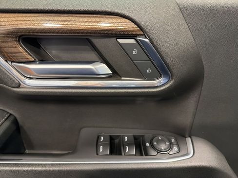 Used 2024 Chevrolet Silverado 1500 LT image 16