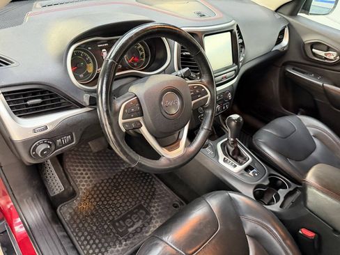 Used 2016 Jeep Cherokee Trailhawk w/ Leather Interior Group AWD/4WD image 15