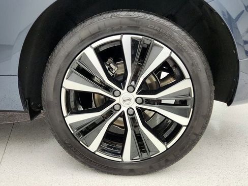 Used 2024 Volvo XC60 B5 Plus w/ Climate Package image 9