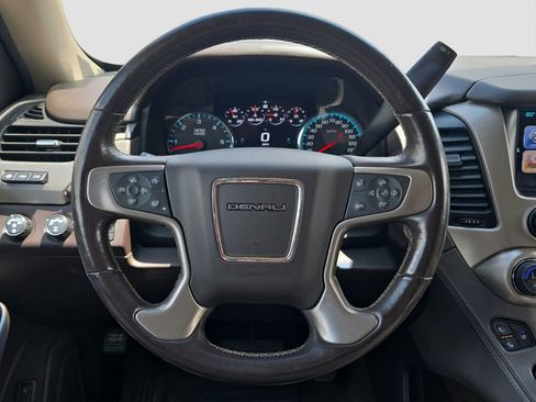 Used 2018 GMC Yukon Denali AWD/4WD image 9