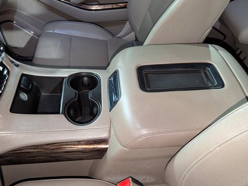 Used 2015 GMC Yukon XL SLT image 45