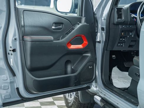 Used 2024 Nissan Frontier PRO-4X w/ Pro Convenience Package image 40