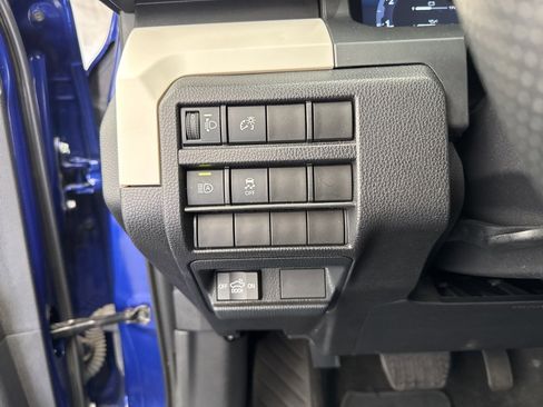 Certified 2024 Toyota Tacoma TRD Off-Road image 31