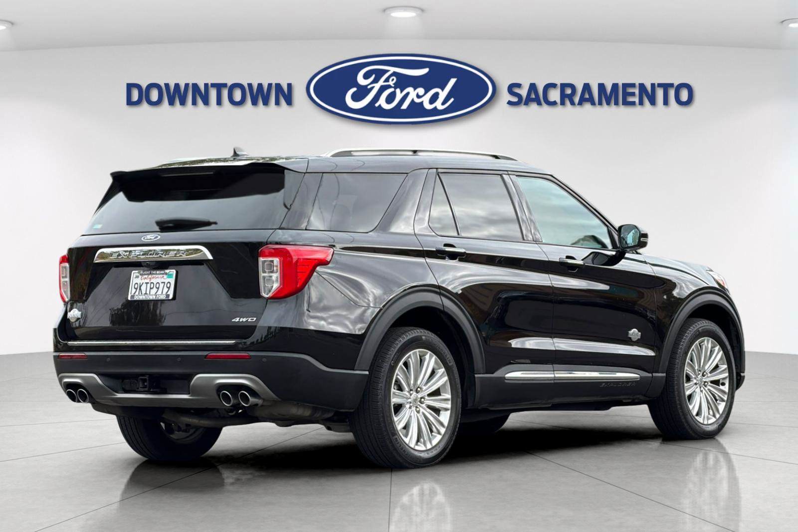 Used 2023 Ford Explorer King Ranch w/ Technology Package AWD/4WD image 7