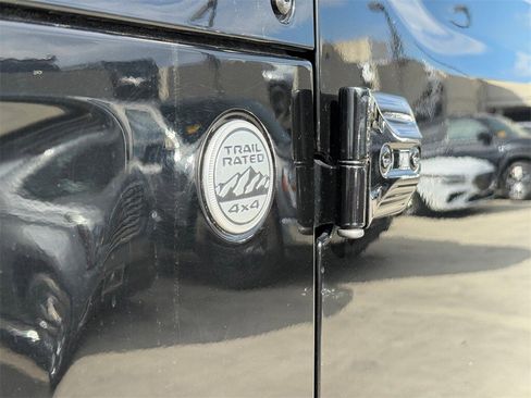 Used 2021 Jeep Gladiator Sport image 5