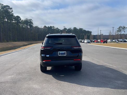 New 2025 Jeep Grand Cherokee L Altitude image 7
