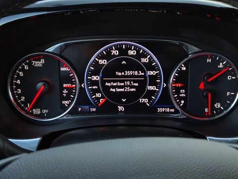 Used 2023 Chevrolet Traverse Premier FWD image 25