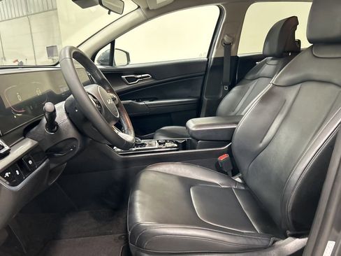 Used 2024 Kia Sportage EX image 10