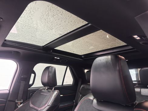 Used 2025 Ford Explorer ST image 38