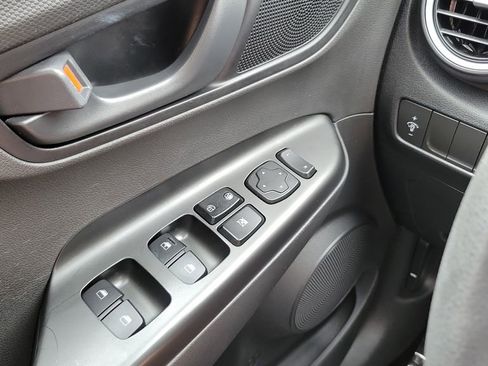 Used 2020 Hyundai Kona SE image 32