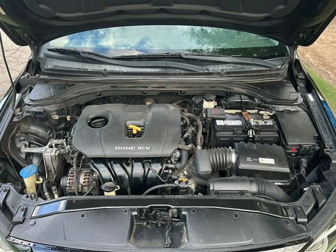 Used 2017 Hyundai Elantra SE FWD image 9