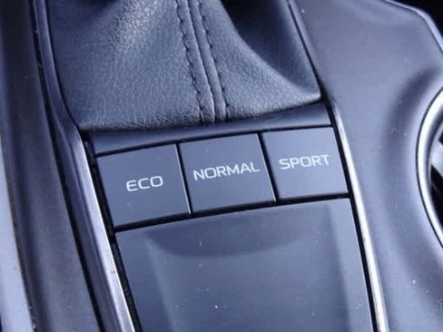 Used 2023 Toyota Camry SE image 16