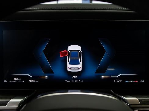 Used 2025 BMW 740i xDrive w/ Premium Package image 18