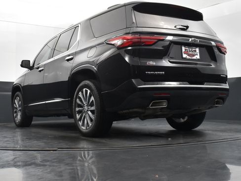 Used 2023 Chevrolet Traverse Premier image 38
