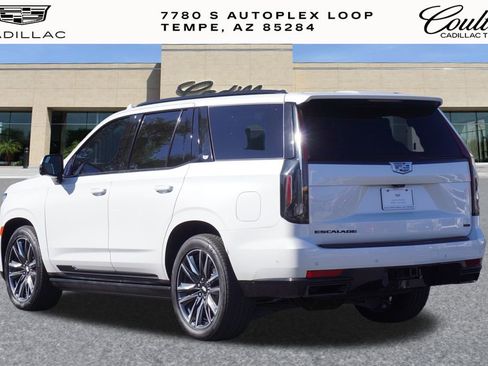 Used 2021 Cadillac Escalade Sport Platinum image 3