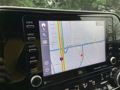 Used 2020 Toyota Highlander Limited image 3