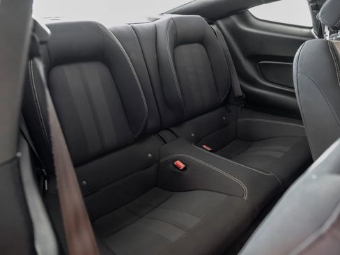 Used 2018 Ford Mustang Coupe RWD image 30