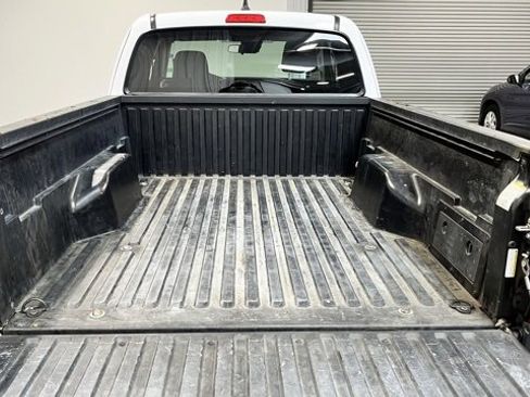 Used 2020 Toyota Tacoma SR image 14