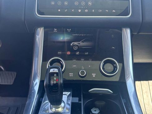 Used 2019 Land Rover Range Rover Sport HSE image 15