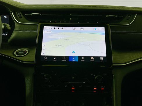 Used 2023 Jeep Grand Cherokee L Limited image 22