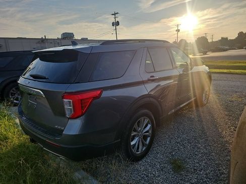 Used 2023 Ford Explorer XLT w/ Equipment Group 202A AWD/4WD image 9