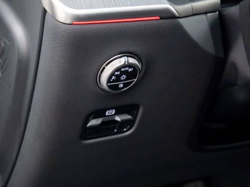 Certified 2025 Mercedes-Benz GLC 300 4MATIC image 22