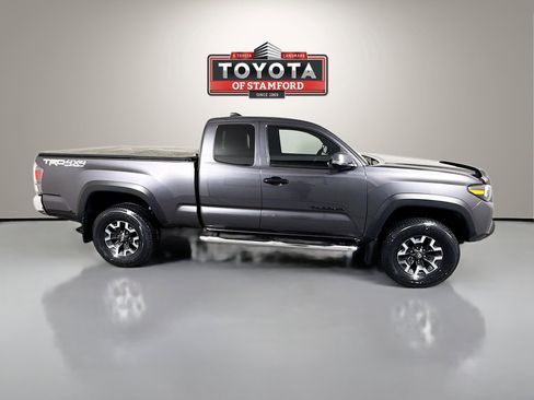 Certified 2022 Toyota Tacoma TRD Off-Road w/ TRD Premium Off Road Package image 8