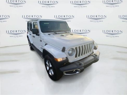 Used 2018 Jeep Wrangler Unlimited Sahara image 3
