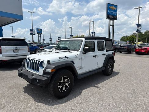 Used 2018 Jeep Wrangler Unlimited Sport S AWD/4WD image 1