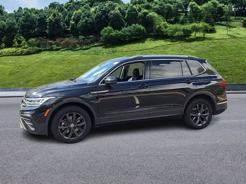 Used 2024 Volkswagen Tiguan SE image 4