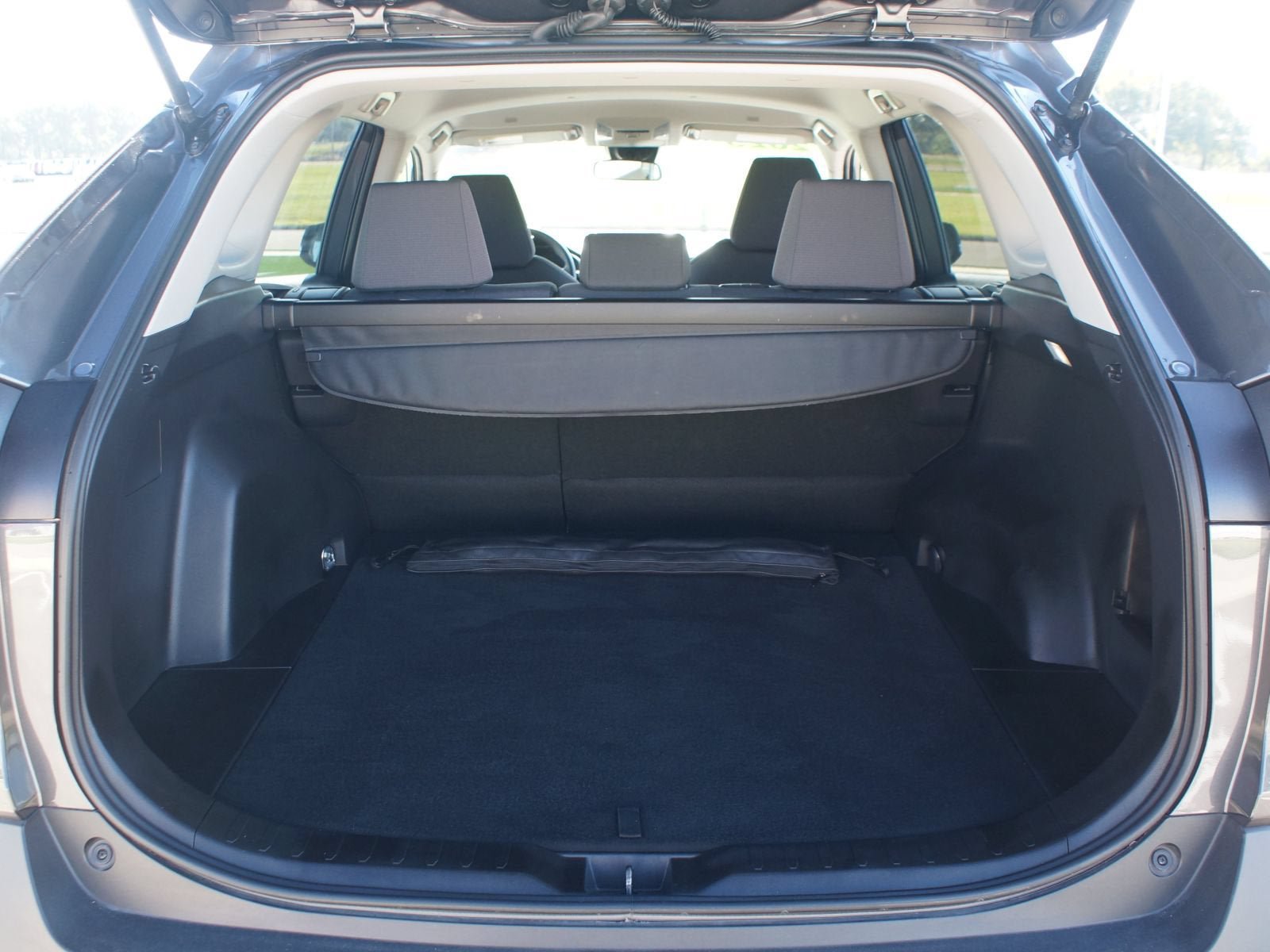 Used 2025 Toyota RAV4 XLE FWD image 16