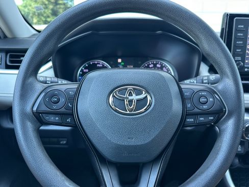 Certified 2020 Toyota RAV4 XLE w/ Convenience Package AWD/4WD image 23