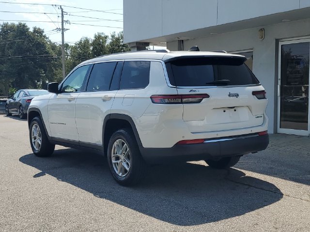 Used 2023 Jeep Grand Cherokee L Laredo RWD image 2