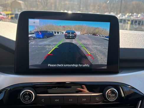 Used 2022 Ford Escape SE w/ Convenience Package image 16