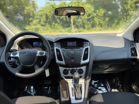 Used 2014 Ford Focus SE FWD image 23