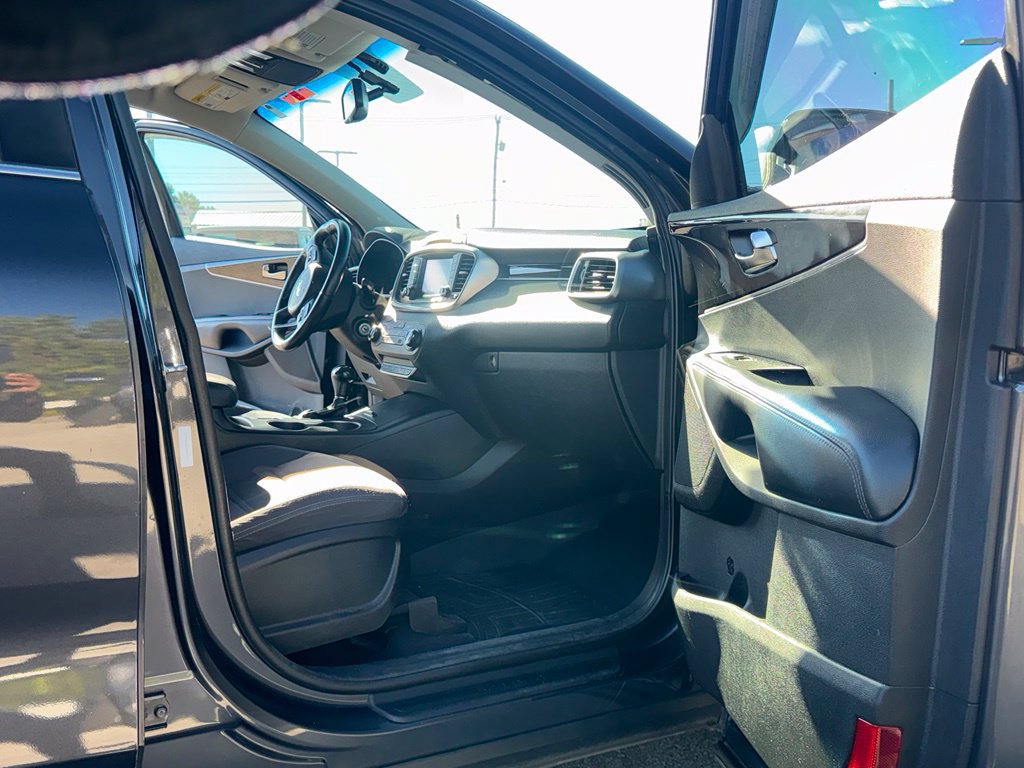 Used 2017 Kia Sorento AWD w/ LX Convenience Package image 21