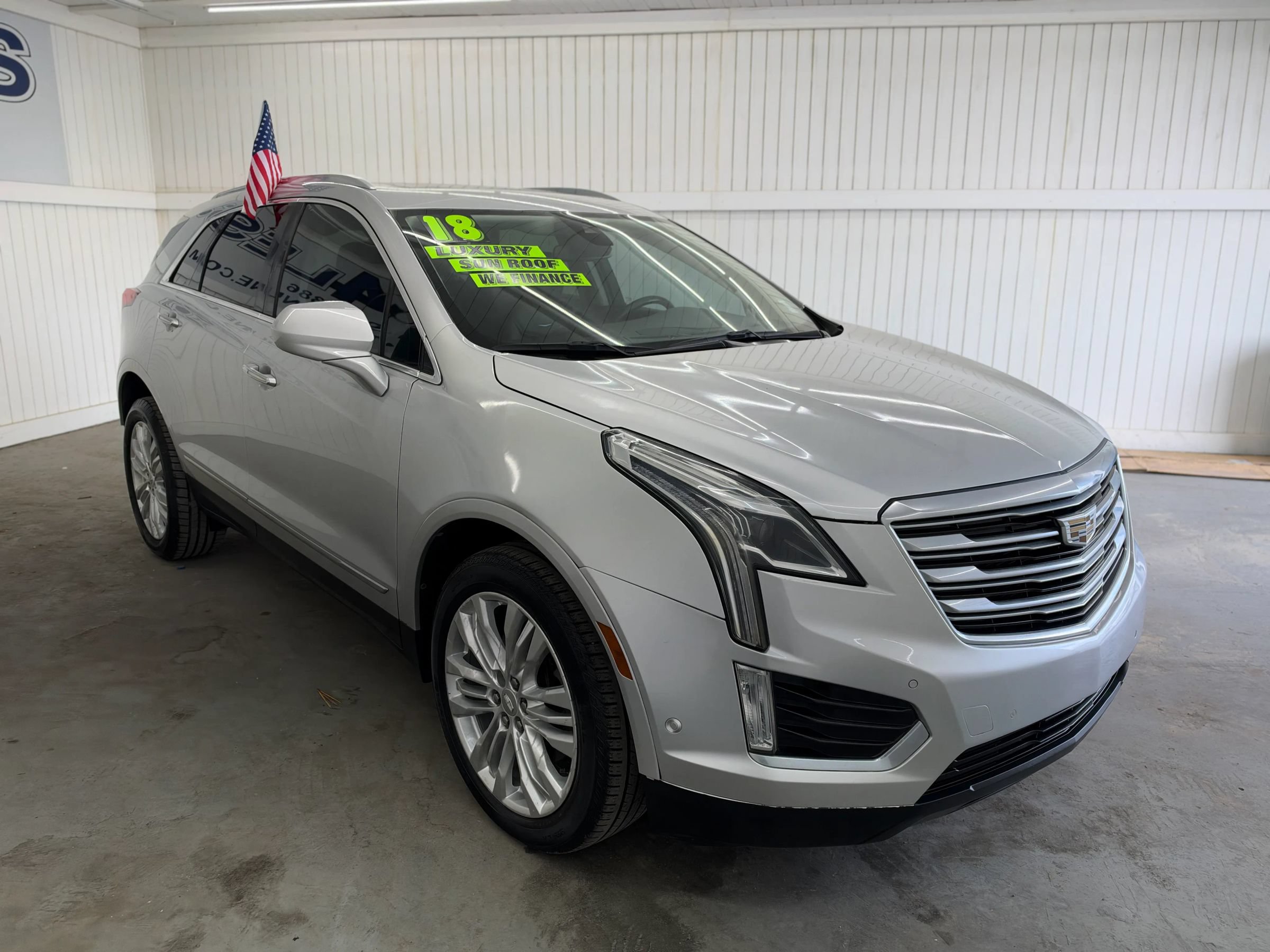Used 2018 Cadillac XT5 Premium Luxury FWD image 3