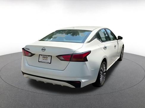 Used 2025 Nissan Altima 2.5 SV FWD image 6