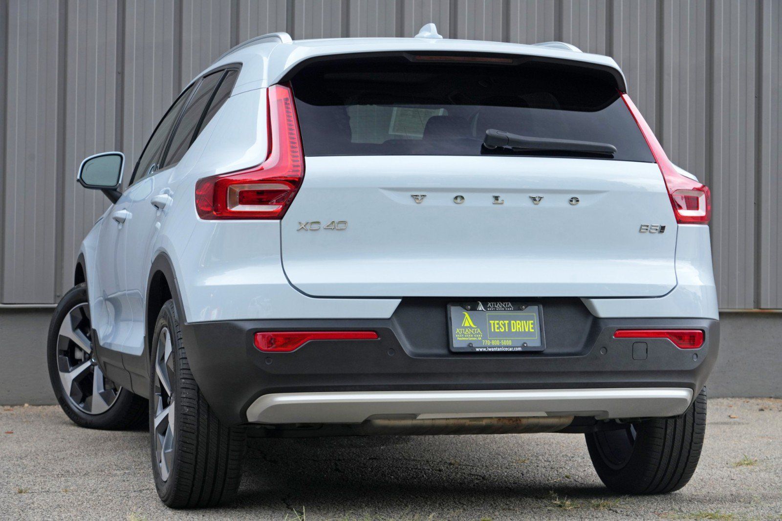 Used 2025 Volvo XC40 B5 Core w/ Climate Package AWD/4WD image 4