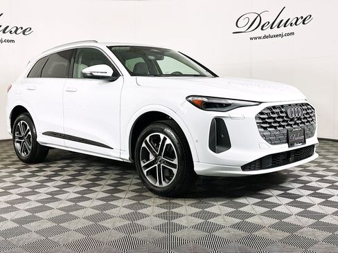 Used 2025 Audi Q5 Premium Plus AWD/4WD image 1