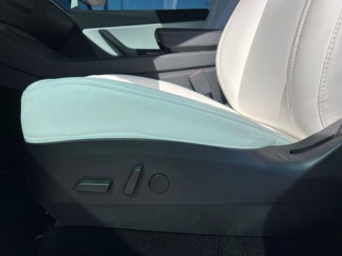 Used 2020 Tesla Model Y Long Range image 35