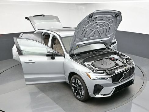 New 2026 Volvo XC60 B5 Plus w/ Protection Package Premier AWD/4WD image 50